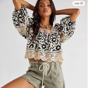 🔶 Free People Soleil embroidered crop top in ivory, boho, festival,  size M 🔶